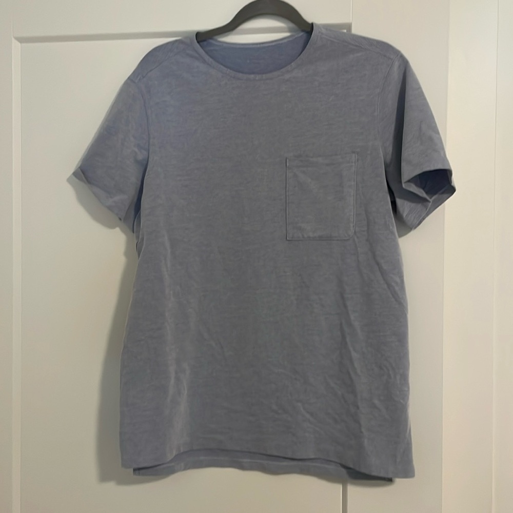 Lululemon tee